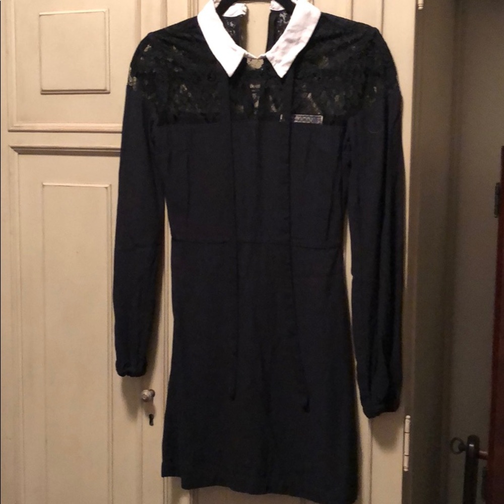 Abercrombie lace bow tie collared blouse